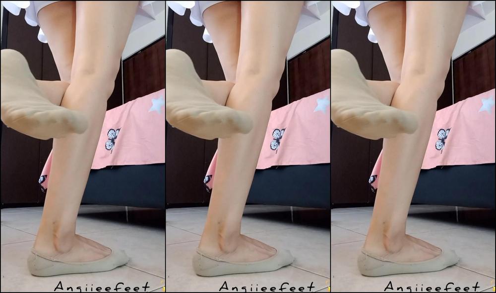 Angieefeet I Order You To Smell And Lick My Feet Now