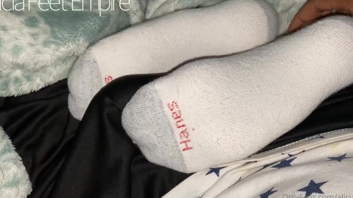 Alicia Feet Onlyfans Late Nite Teasep