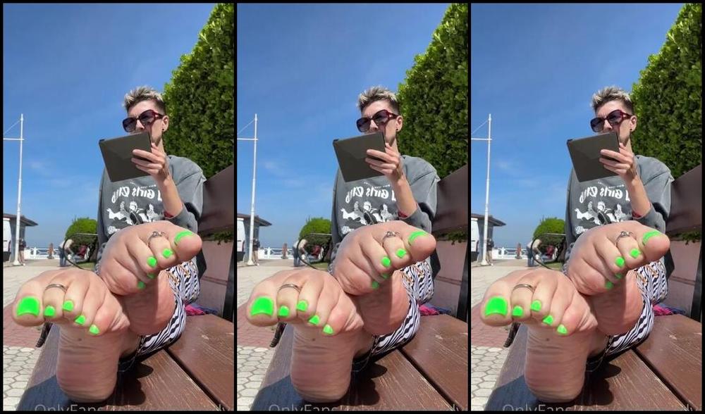 Solesmad Fetish Queen Aka Solesmadvip Onlyfans You Re Surprised To See Me In The Street On A Bench Reading Oh God You Cant Stop Looking