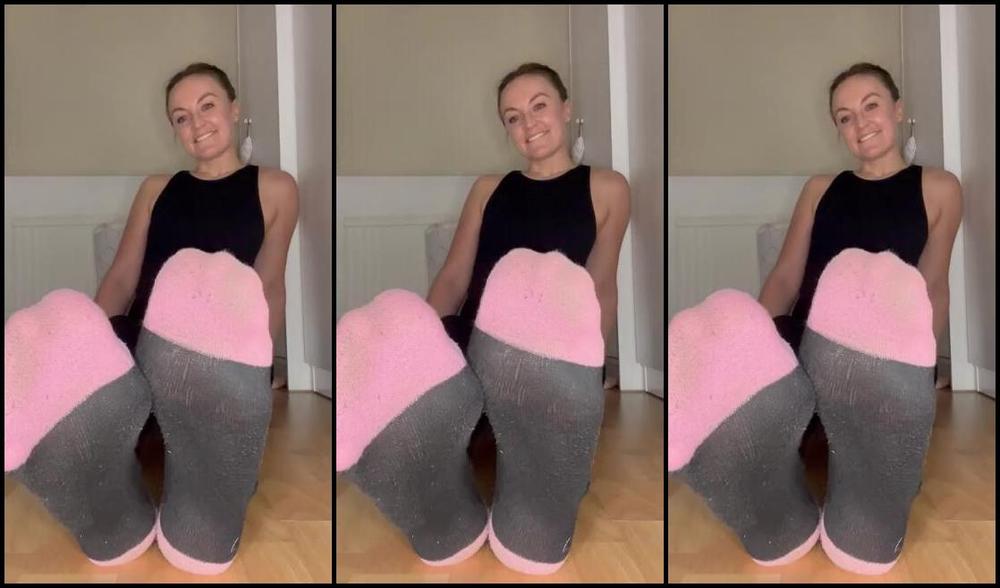 Miss Emma Rose Nicknamed Emmaemmarose Onlyfans Todays Sweaty Sock Peel Back J