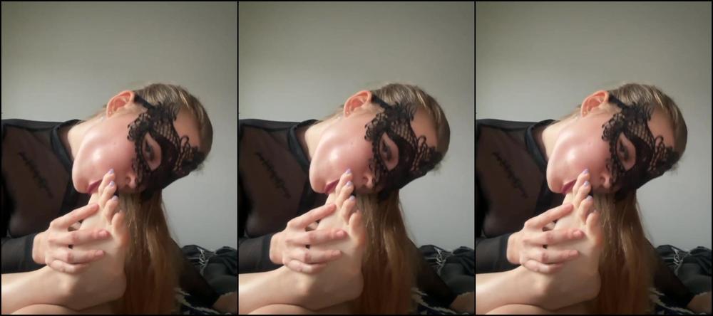 VladaMais October-20-2023 2 Feet Fetish