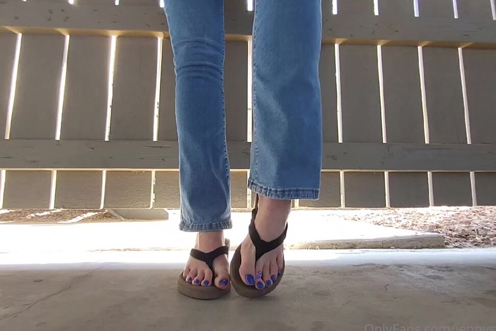 Jennysfeet Foot Fetish 09 30 2024 Onlyfans Video It Was Hot Today Look At My Sweaty Soles