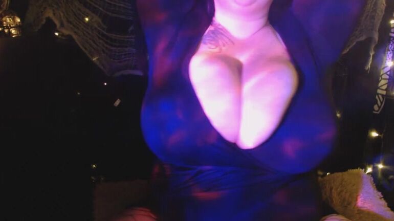 Daytonahale The Bustiest Witch You Know