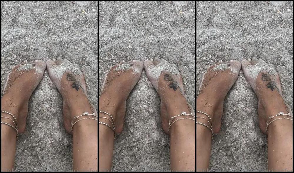 Deedeericanfeet Onlyfans Just Thought I D Share My Sandy Oily Toes At The Beach Plz Show Love Thanks My Dears
