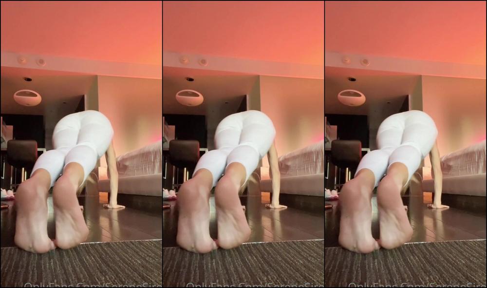 Serenesiren Practicing Squirting After A Little Exercising In The Hotel Room Before My Brazzers Scene