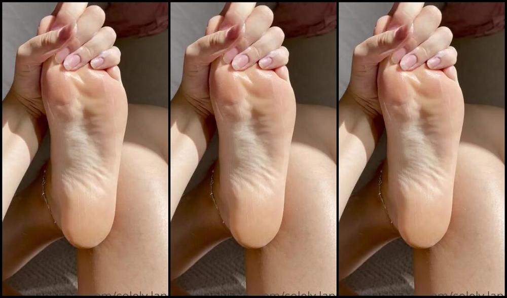Solelylanzi Onlyfans My Feet Are So Dry After The Salt Water Moisturize Them For