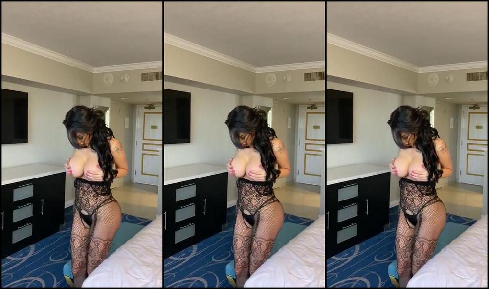 Umelysssgrace 128771421 01 18 2020 Fishnetsuit2