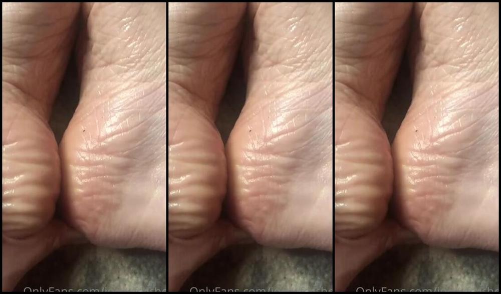 Joeyofarches Nicknamed Joeyofarches Onlyfans Come Look At My Up Close Wrinkly Soles O