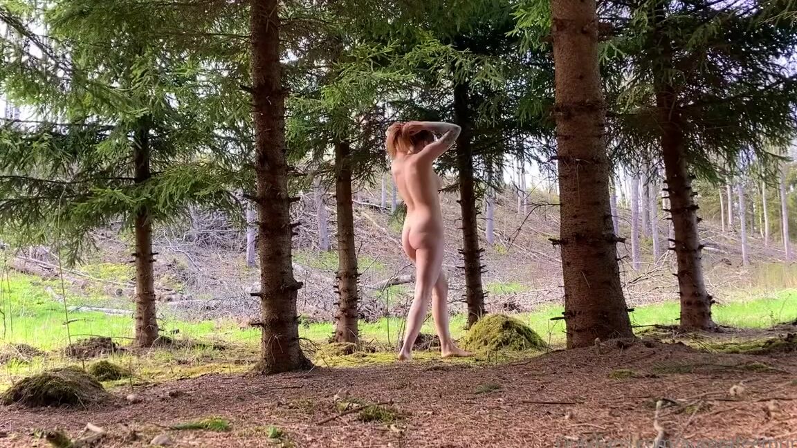 Goddess Aven Aka Aventurinex Onlyfans Embracing The Great Outdoors I Love Being Naked Especially When I M Close To Nature To Feel Thep