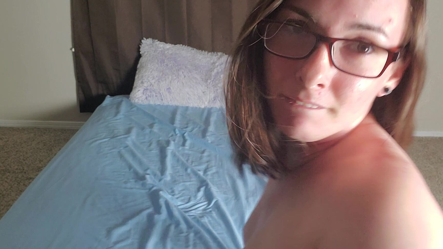 "Miss Malorie Switch" ass worship, close-ups, eye glasses, nerdy girls, self foot worship Nerdy Girl s Ass and Foot Worship manyvids