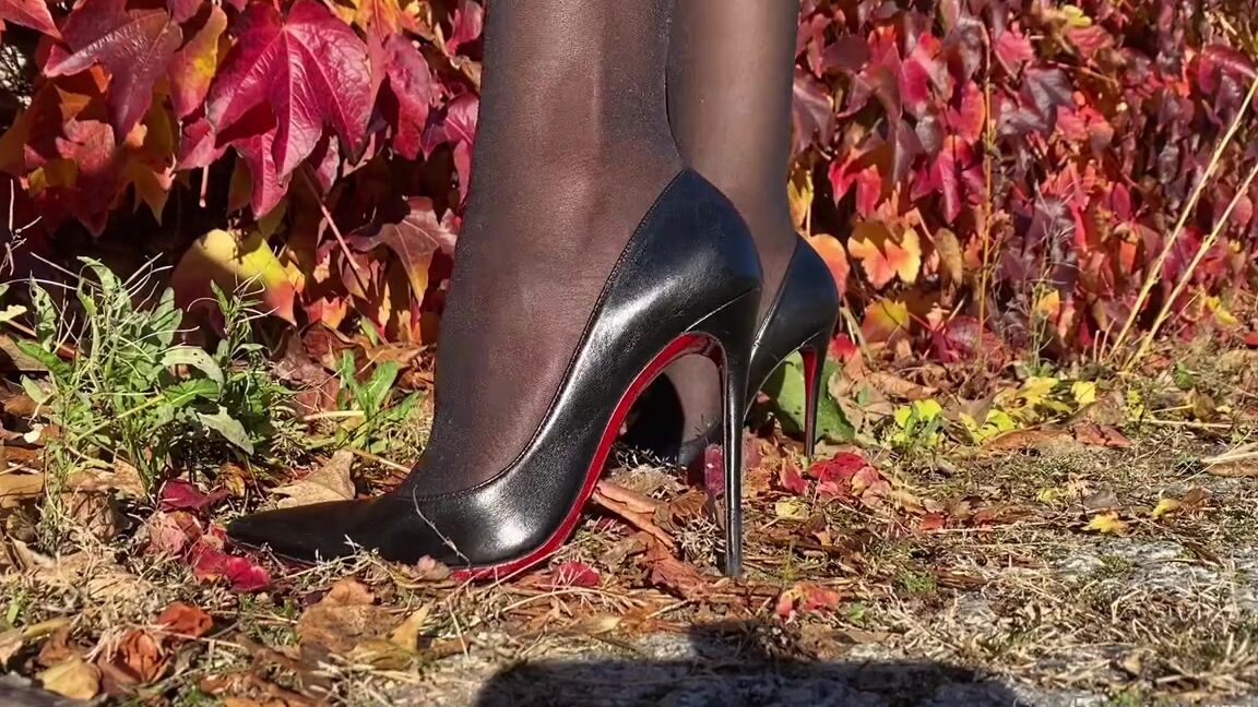 Malivisia Nicknamed Malivisia Onlyfans 11 05 2021 A New 2Camshoot Filmed With An Iphone While I Had A Fashion Shooting With My Louboutin