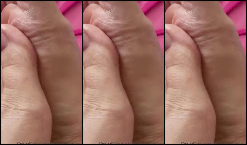 Ariel Love Nicknamed Ariellovexo Onlyfans Smooth Details