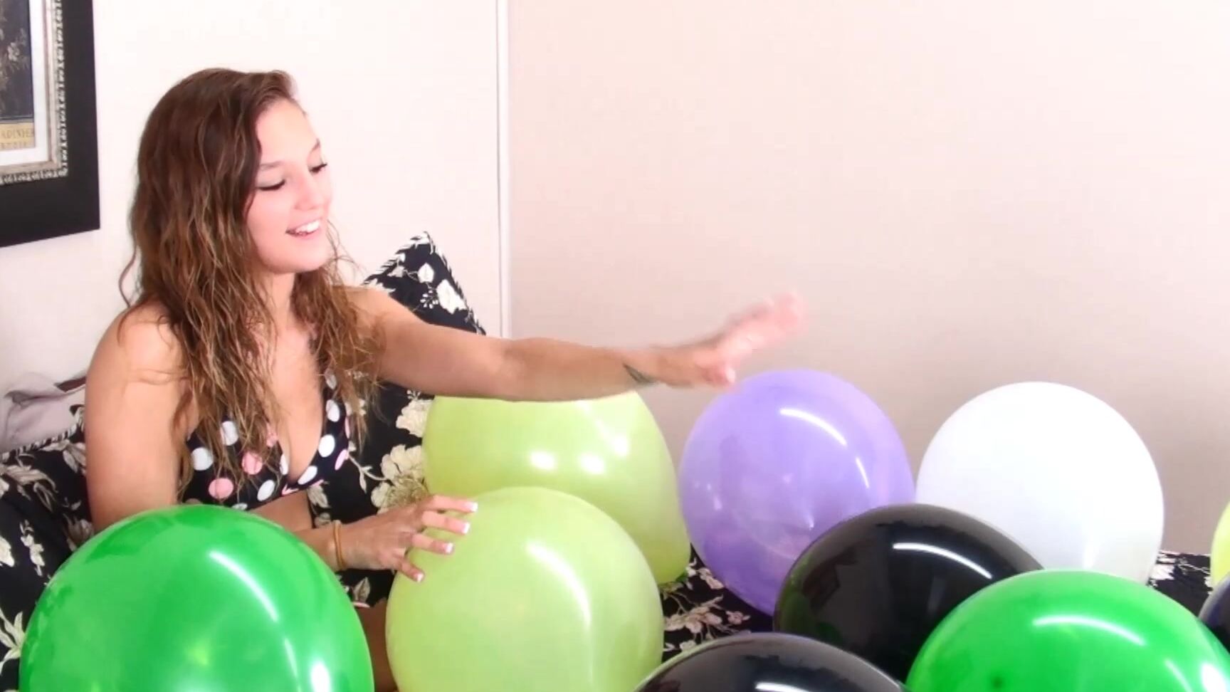 Custom Fetish Danis Fingernail Pop Side View