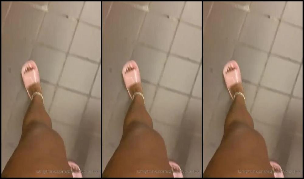 Tierradoll Onlyfans Public Escalator Feets