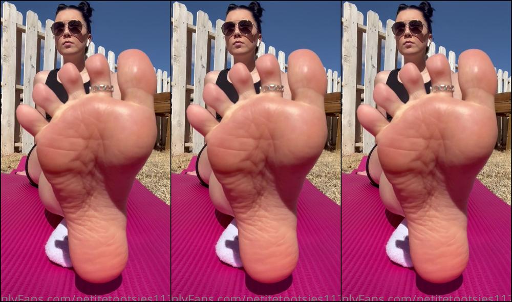 Petitetootsies Sock Tease In The Back Yard Stretching And Scrunching My Soles