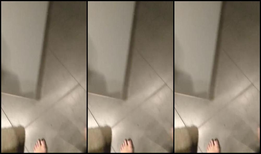 Frejas Submissive Feet Nicknamed Frejassubmissivefeet Onlyfans Barefoot At The Airport In Dusseldorf