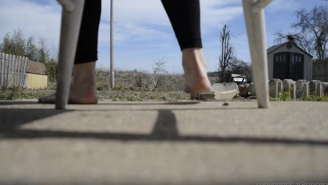 Catprincessfeet Onlyfans Milf Next Door Outside Relaxing You Spying On Her Soles Under The Chair She Scrunches And Crosses