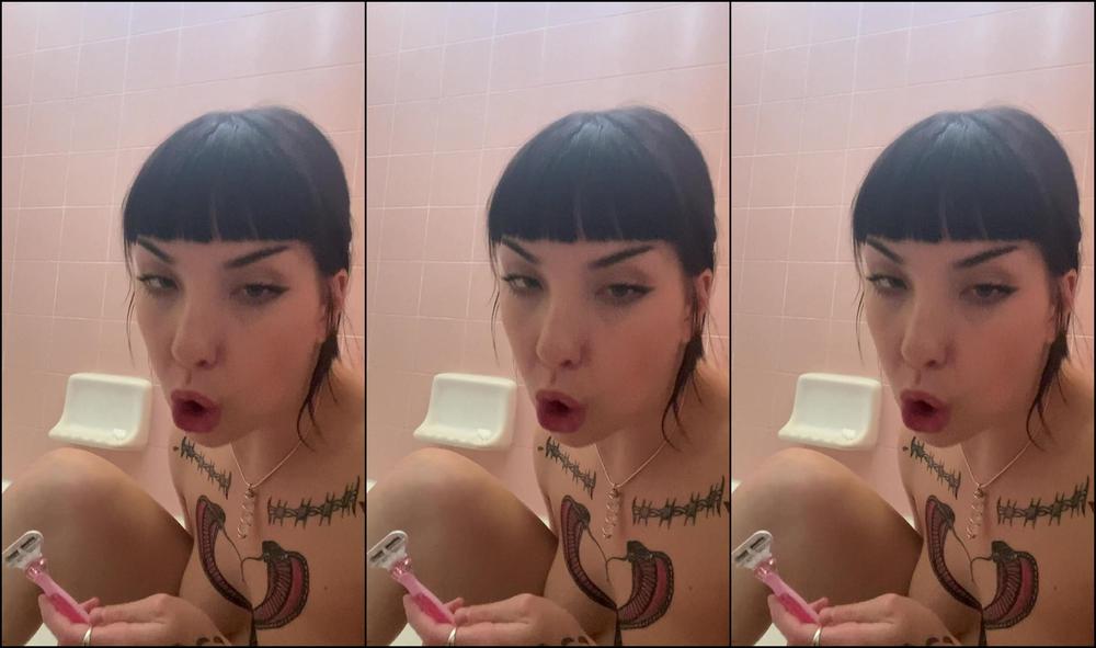 Hankiepankie Showering And Chatting W U About Nothing Haven T Done This In Ever But Ppl Always Sa