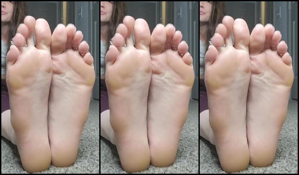 Megan Fletcher Aka Sweetsoleprincess Onlyfans Obsessed With My Big Feet You Cant Quit Coming Back To Me For All Your Unloading