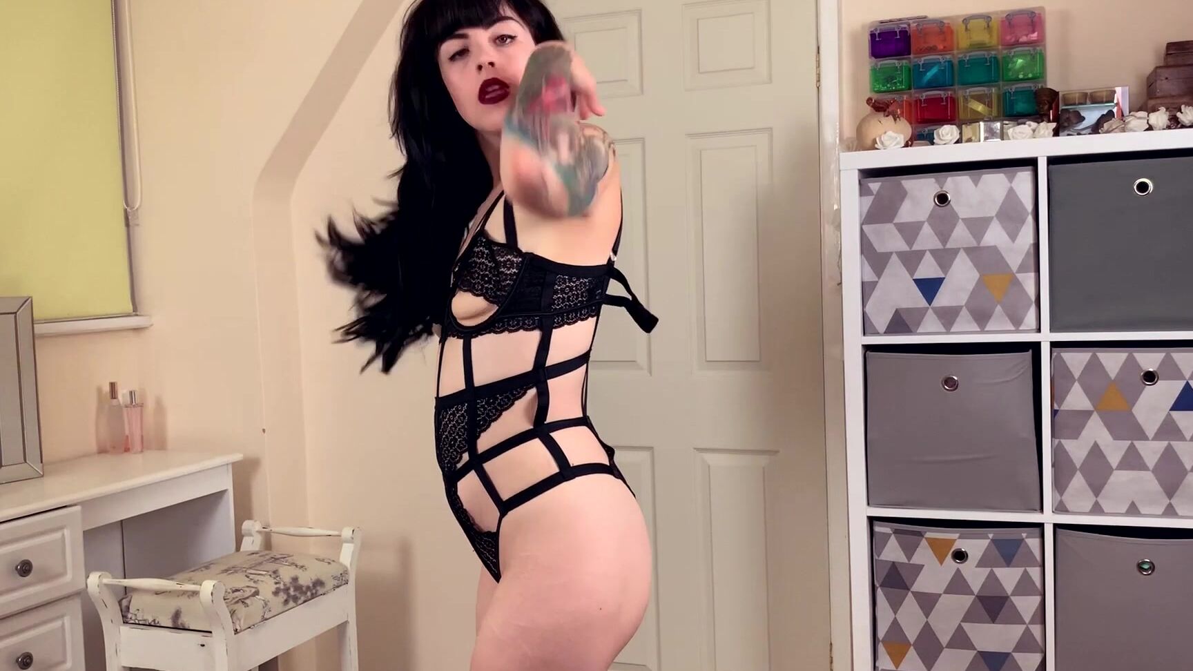 "Molly Darling" cuckolding, femdom, kink, lace/lingerie, role play Miss Molly Cuckolds You manyvids