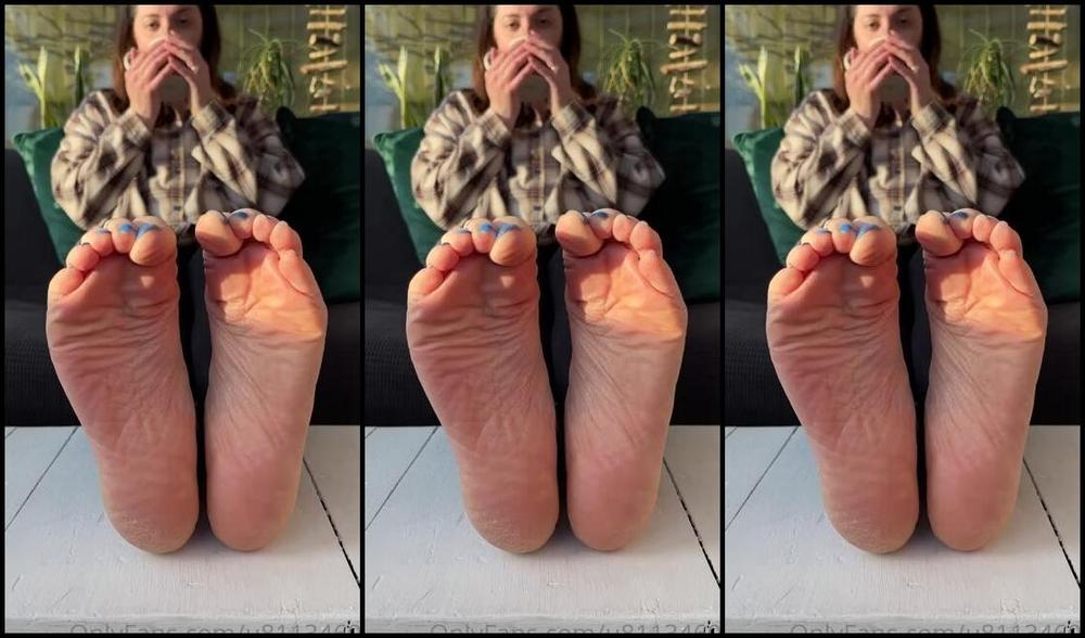 Mimisfeet1 Aka U81134601 Onlyfans Catching Up On Some Vitamin D Love The Vibrancy Of This Blue Think It Might Be My Favourite Wha