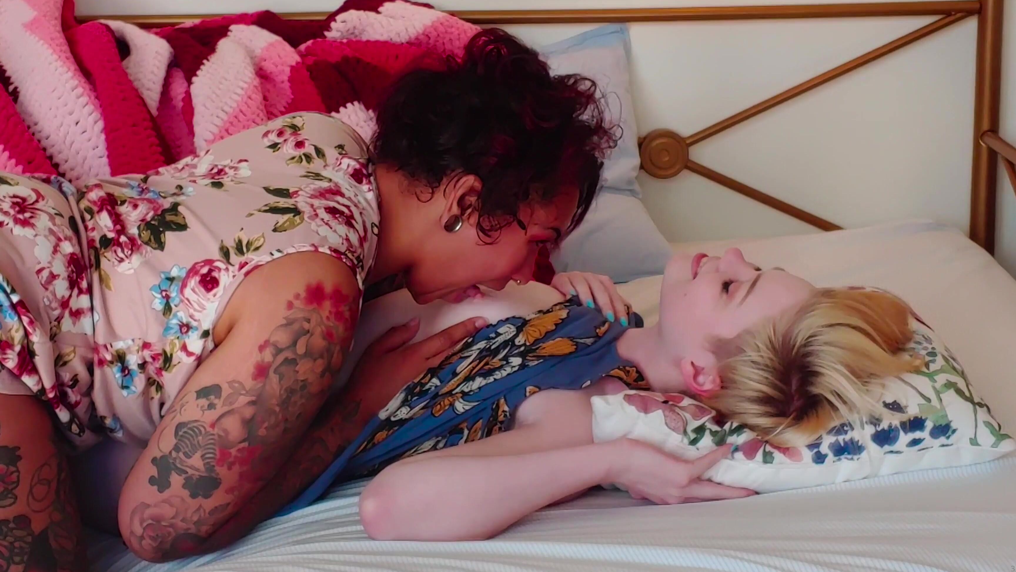 vexxwilder-27-10-2019-77215068-y-all-know-how-much-i-love-nipple-play...-well-valentine-vonbettie-gave-me-the-most-delici