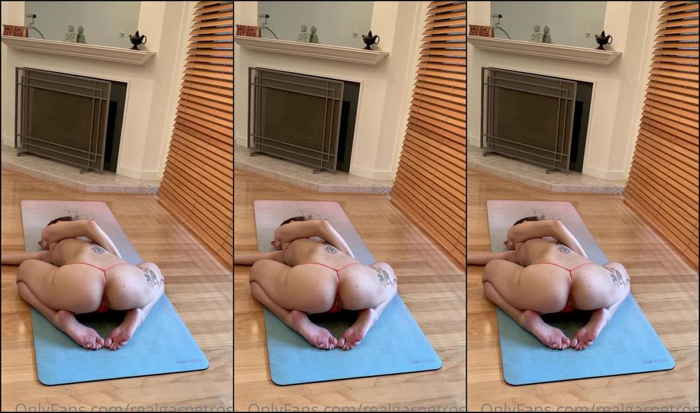 Realgarnetrose Yesterday Was A Funky Day For Me I Did Some Yoga To Get Out Of My Head It S Nice To Ha