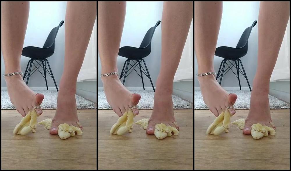 Frejas Submissive Feet Nicknamed Frejassubmissivefeet Onlyfans I Tried A Soothing Banana Mash Treatment Would You Like To Help Clean