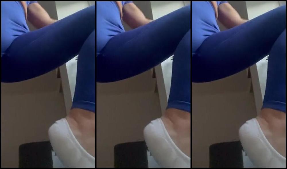 Queenfeetred Nicknamed Queenfeetred Onlyfans Blue Monday N