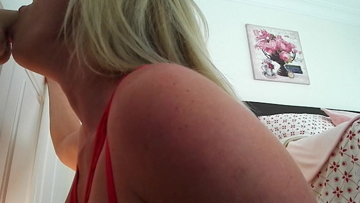 Kathianobili Xmas Selfie Video For My Boy