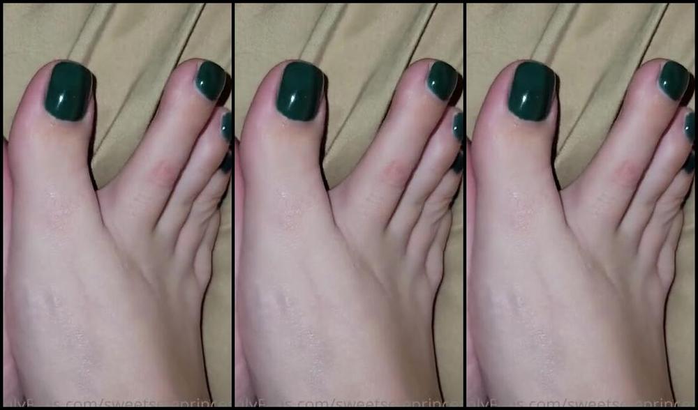 Megan Fletcher Aka Sweetsoleprincess Onlyfans Much Needed Pedicure After Traveling So Long Dark Green Im Obsessed Ill Be Uploading Lots
