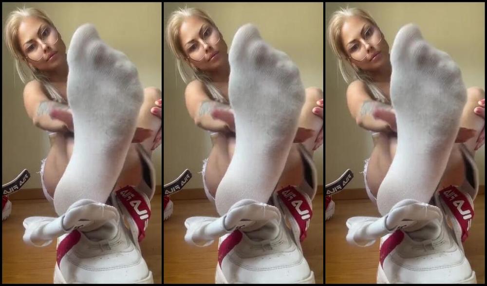 Goddess Mommy Svetlana Nicknamed Yourgoddesssvetlana Onlyfans Video Beta Striptease