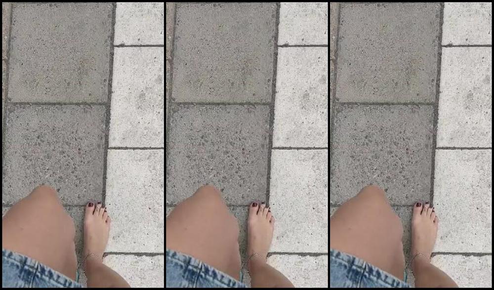 Frejas Submissive Feet Nicknamed Frejassubmissivefeet Onlyfans I Went In To A Restaurant And Ordered Some Food And Was Waiting