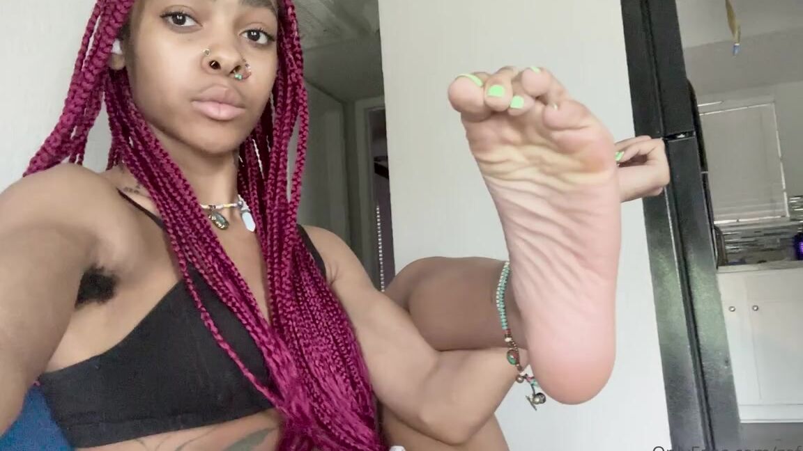 Zafeetllc Onlyfans Sexy Soles Sexy Hairy Armpits And A Sexy Face