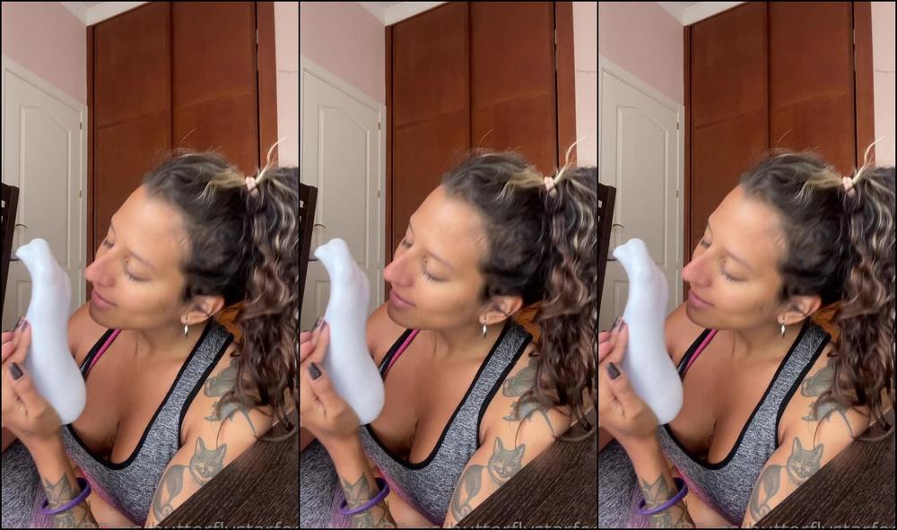 Queenstarb Deep Smell To My Feet After The Gym