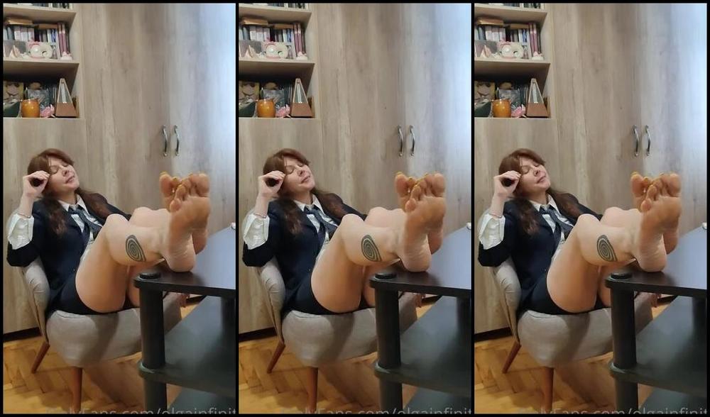 Olga Infinity Aka Olgainfinity Onlyfans The Boss Relaxes After Work Seize The Moment