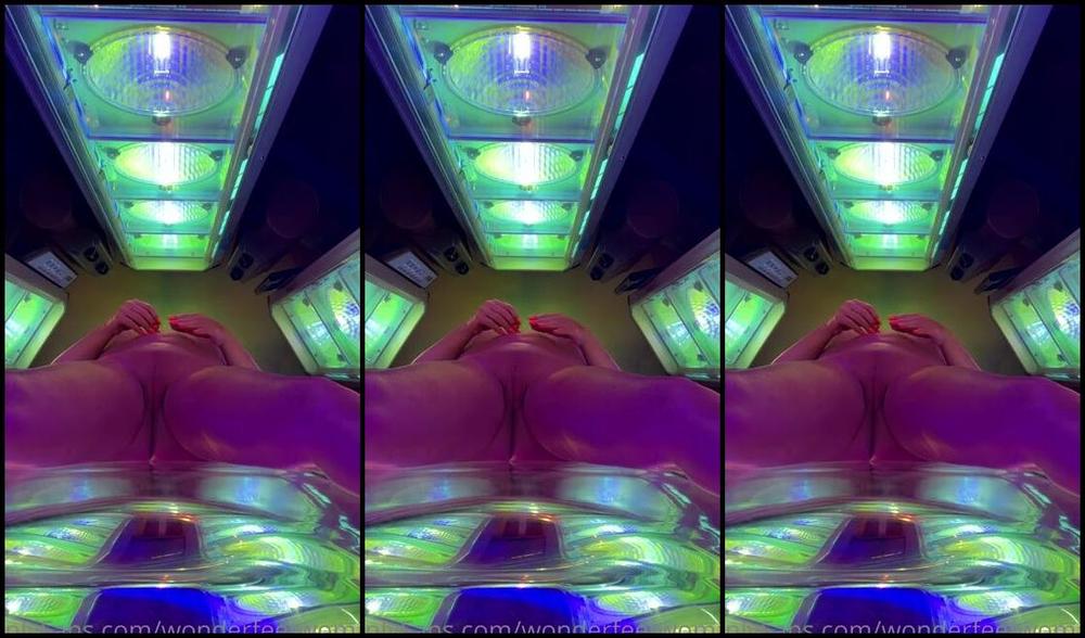 Wonderaeetwoman Nicknamed Wonderfeetwoman Onlyfans It S Tan Time This Morning I Saw An Orthopedic Specialist After Suffering A Knee Injury Earlier This