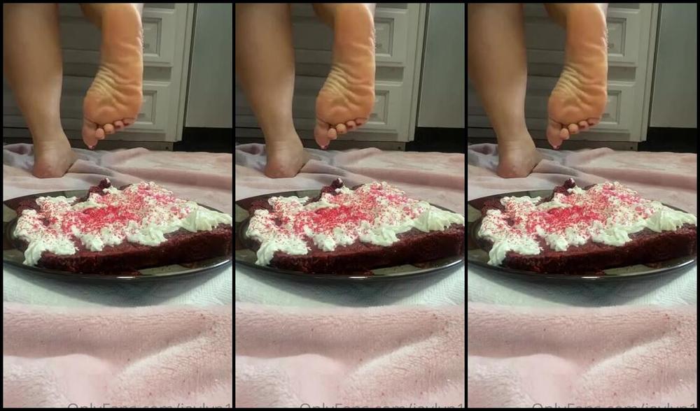 Jaylyn Nicknamed Jaylyn10 Onlyfans You Need 2 Clean Under My Toenails As Well