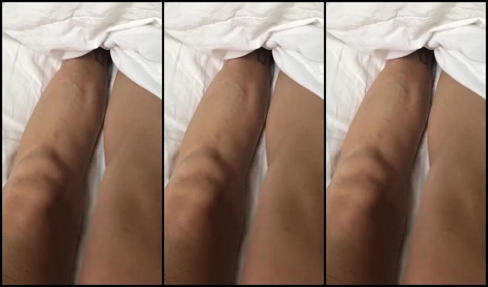 Temptress Raven Eve Aka Evetemptress Onlyfans My Perfectly Pedicured Feet With Chrome Toenail Polish Wrinkled Soles Long Leg Morning Tease It S2