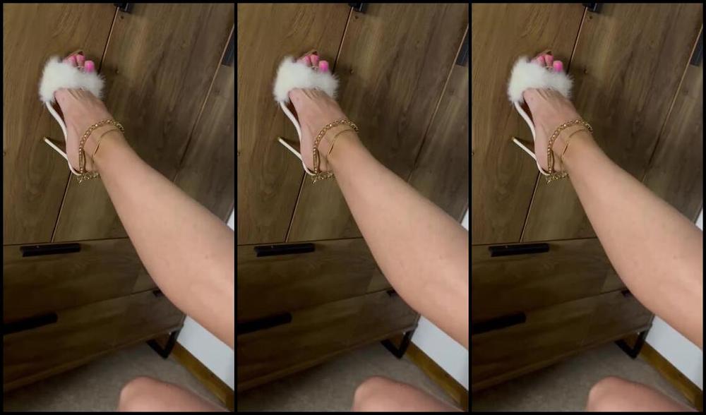 Heels Of Mine Nicknamed Heelsofmine 11 03 2023 Onlyfans Video Just Dont Leave Any Slobber On My Beautiful White Fury Heels