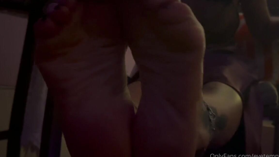 Temptress Raven Eve Aka Evetemptress Onlyfans On The Patio Before Bed The Neighbors Are Out They May Catch You On Your Knees Begging For My Feet