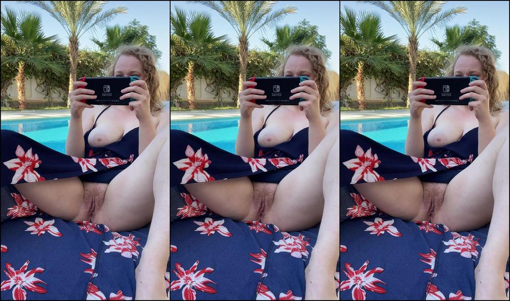 Sarahcalanthe Accidentally Flashing You My Pussy And Tits While I Play A Game Outside Wish You