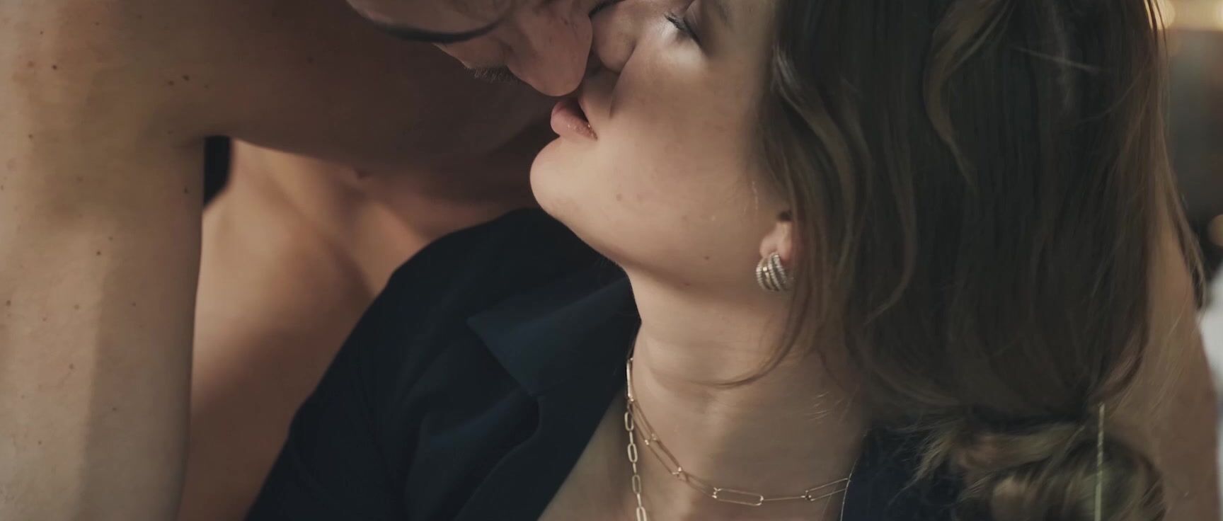 "Amalia Davis" Brunette, Couples, Blowjob, Big Tits, Big Ass, Doggystyle Amalia Davis Amalia Davis Loving You 1080p MP4 SiteRip