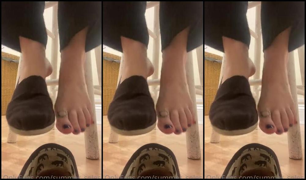 Summer Solesis Nicknamed Summer Solesis Onlyfans Shoe Dangle