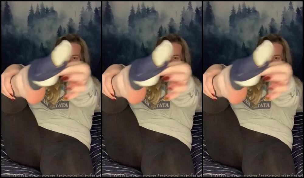 Porcelain Goddess Aka Porcelainfeets Onlyfans Getting Comfortable After Work Come Be My Little Spy Watch Me Undress