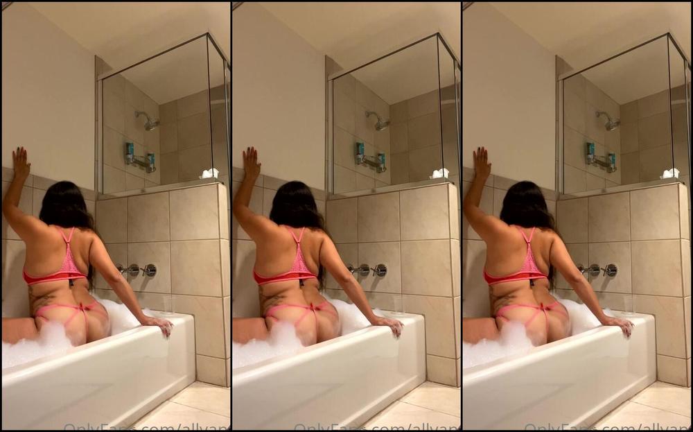 Allyanaamore 784041239 08 27 2020 Bubbles On My Booty 2 Clips