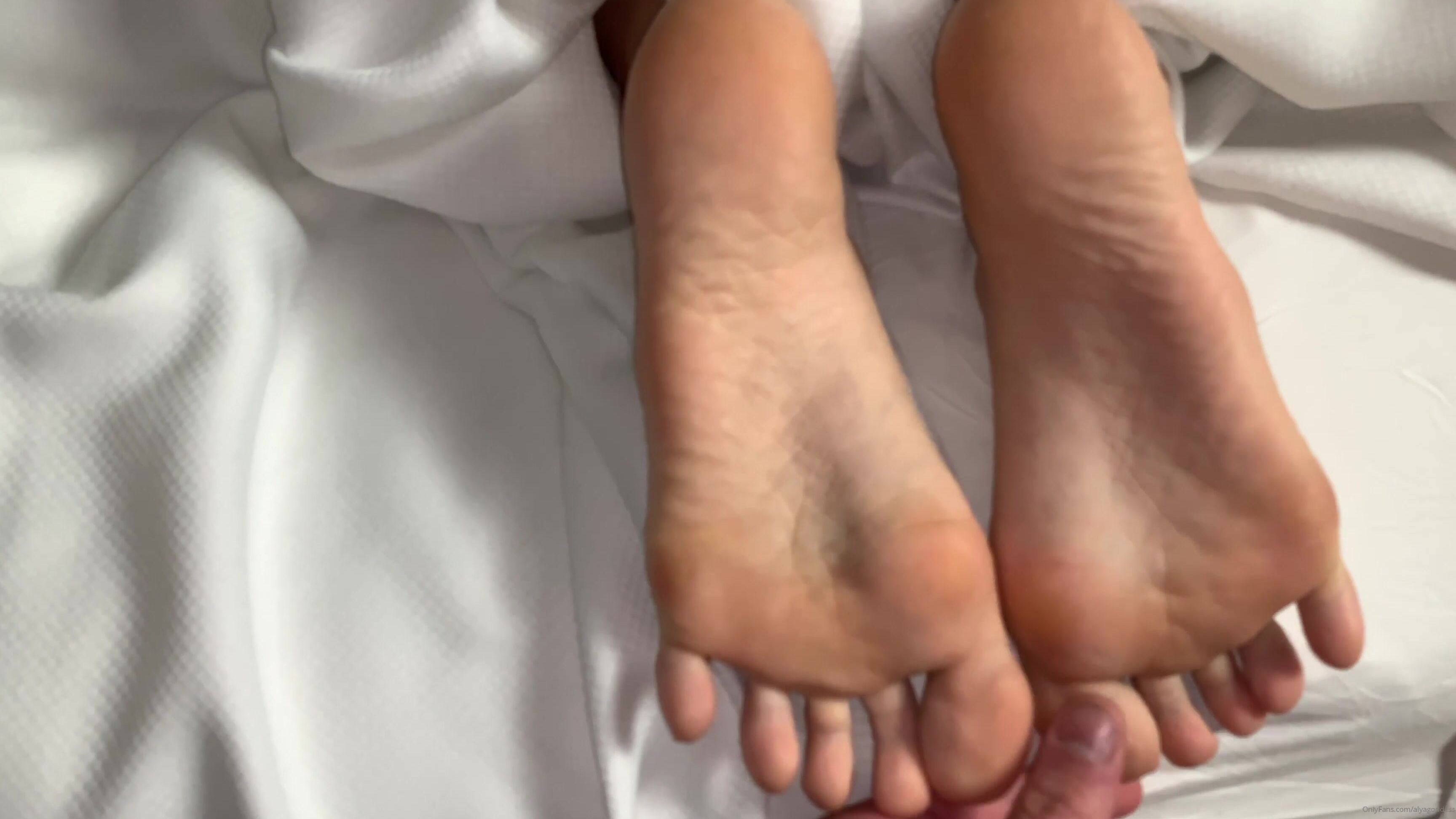 Alyagoddess Hot Milk On My Soles