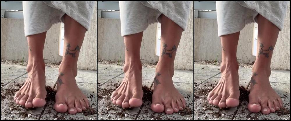 Fetish Emma Nicknamed Fetishemmabff 03 21 2025 Onlyfans Video Just Playing Around And Getting Ready I Know Dirty Feet Is Not Everyones Fav But My