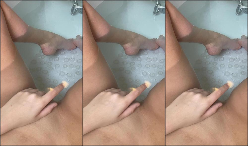 CutieDaisyMay093 Teasing my clit until I cum in the bath manyvids