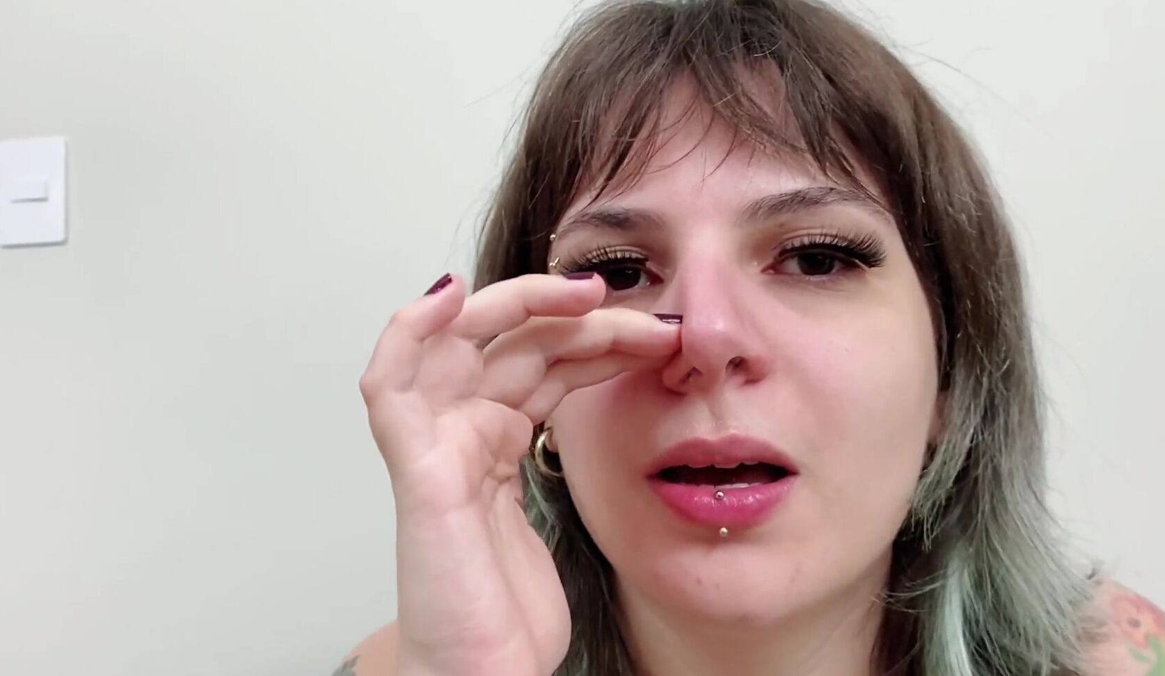 Dirty Talking, Nose Blowing, Nose Pinching, Nose flute, Swallowing / Drooling jerk-to-my-hanging-snot ManyVids